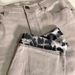 DG2 Diane Gilman New Classic Stretch Gray Studded Animal Print Cuff Jeans 14T